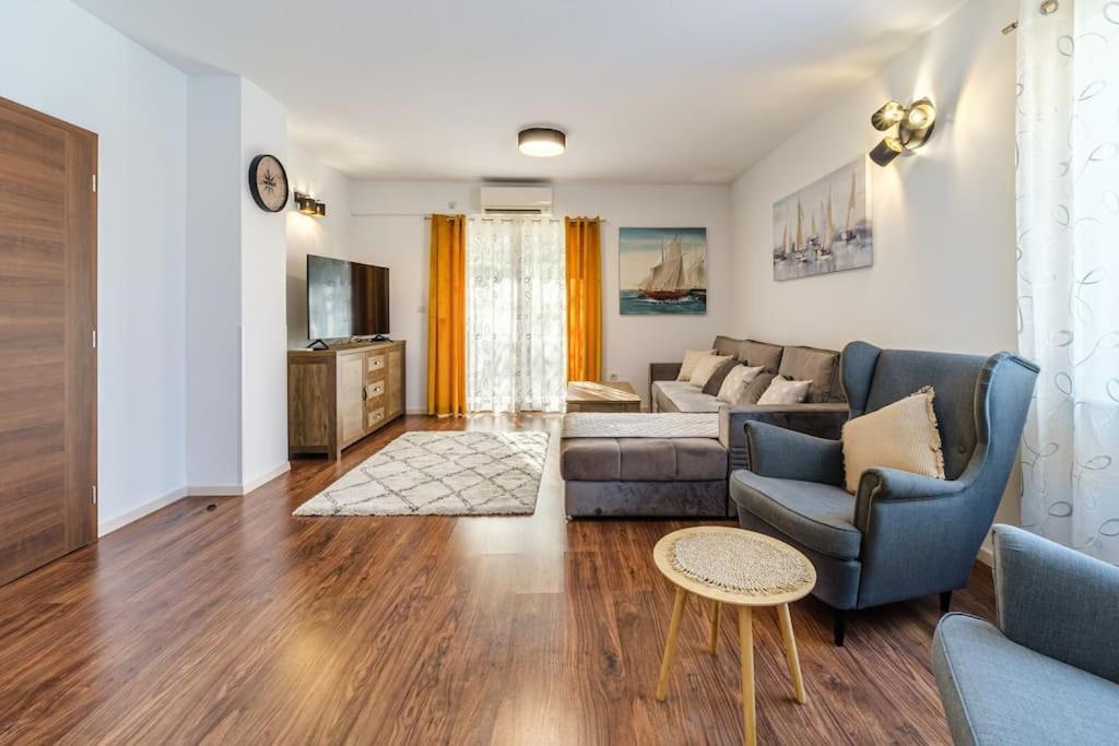 Peters Apartment Sutivan Luaran gambar
