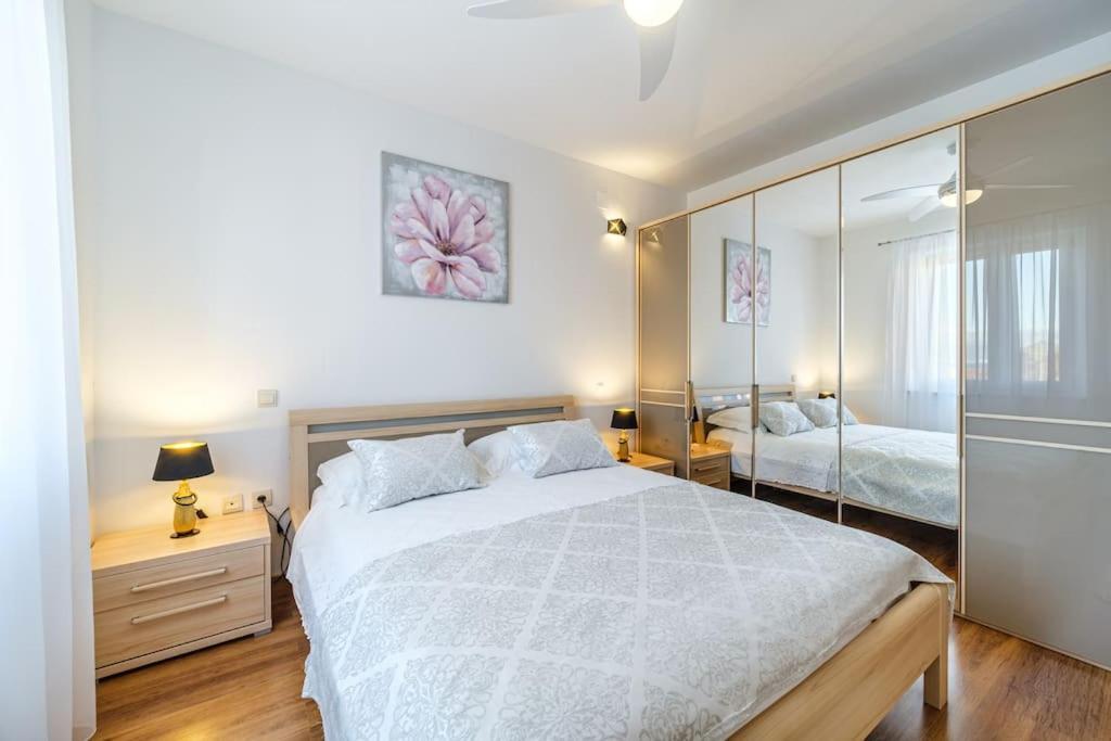 Peters Apartment Sutivan Luaran gambar