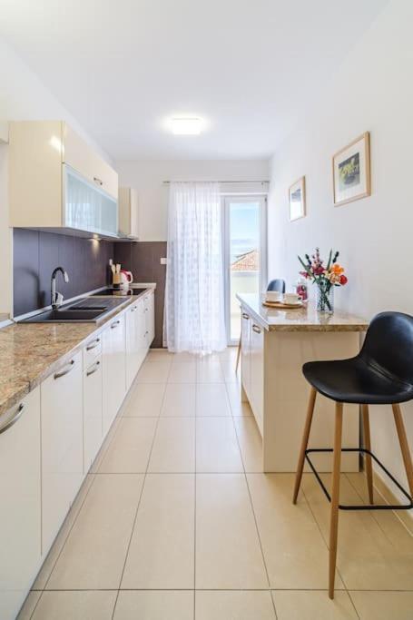 Peters Apartment Sutivan Luaran gambar